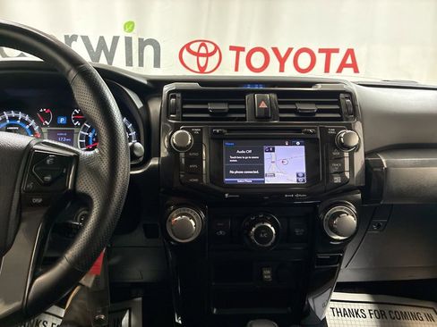 Used 2016 Toyota 4Runner Trail Premium AWD/4WD image 31