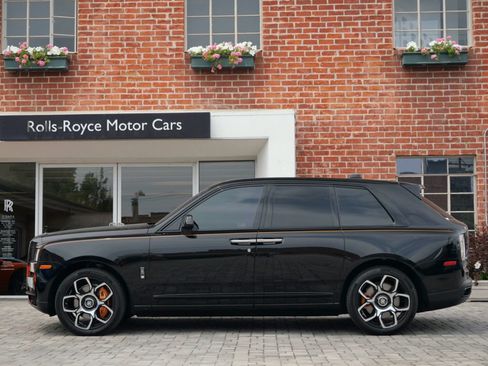 Used 2023 Rolls-Royce Cullinan Black Badge w/ Dark Exterior Package AWD/4WD image 3