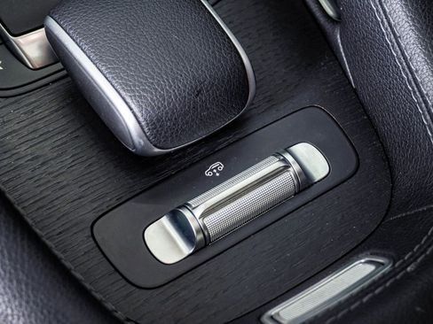 Used 2022 Mercedes-Benz GLS 450 4MATIC image 27