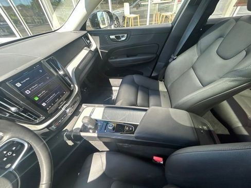 Used 2025 Volvo XC60 B5 Plus AWD/4WD image 22