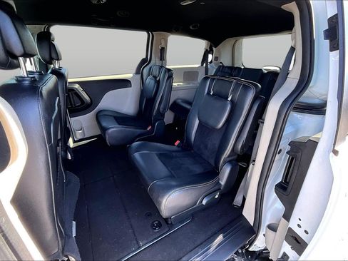 Used 2018 Dodge Grand Caravan SXT FWD image 26