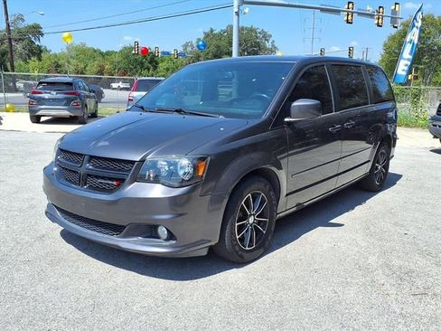 Used 2016 Dodge Grand Caravan SXT FWD image 3