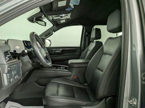 Certified 2025 Chevrolet Suburban Z71 AWD/4WD image 18