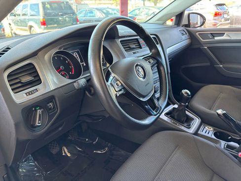 Used 2016 Volkswagen Golf S image 15