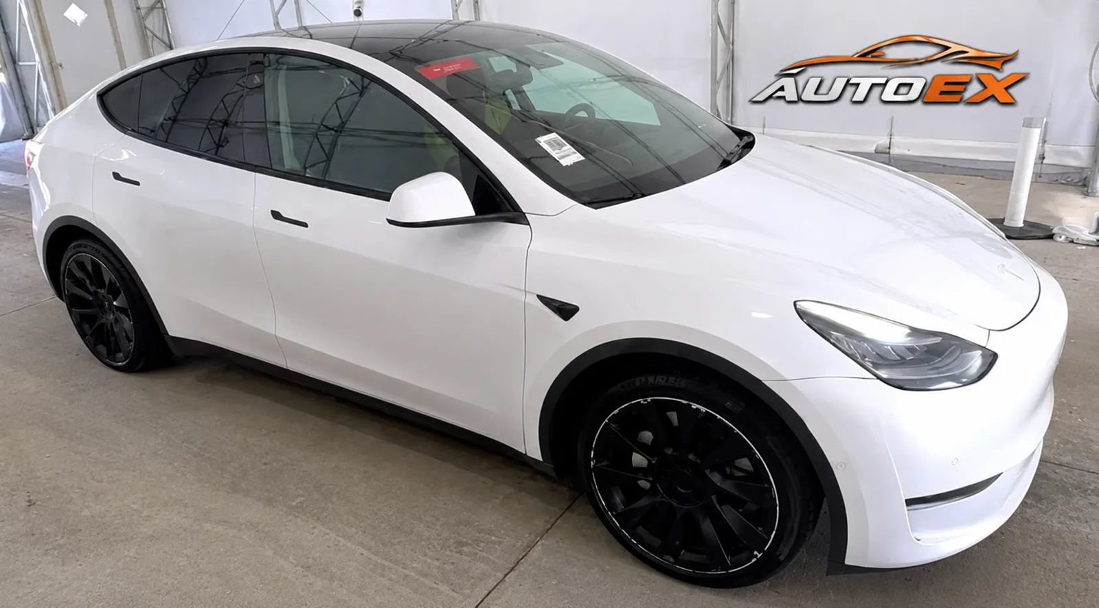 Used 2021 Tesla Model Y Long Range AWD/4WD image 1