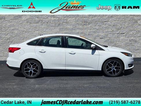 Used 2017 Ford Focus SEL FWD image 6
