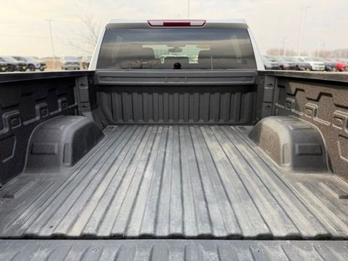 Used 2021 Chevrolet Silverado 1500 LT AWD/4WD image 15