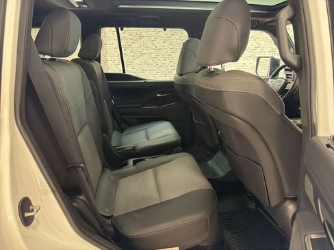 Used 2024 Lexus GX 550 w/ Accessory Package (Z1) image 12