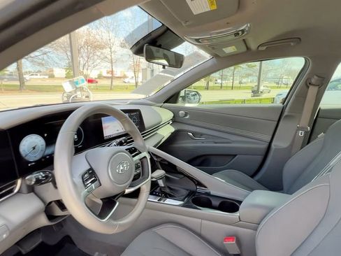 Used 2023 Hyundai Elantra SEL w/ Convenience Package image 33