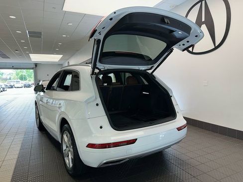 Used 2019 Audi Q5 2.0T Premium w/ Convenience Package AWD/4WD image 26