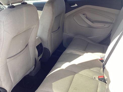Used 2019 Ford Escape SE FWD image 16