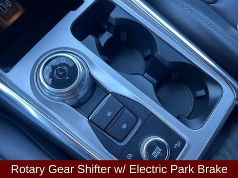 Used 2024 Ford Explorer XLT w/ Equipment Group 202A image 12