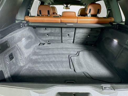 Used 2022 BMW X5 xDrive40i w/ M Sport Package image 28