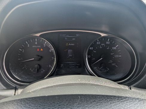 Used 2014 Nissan Rogue S image 15