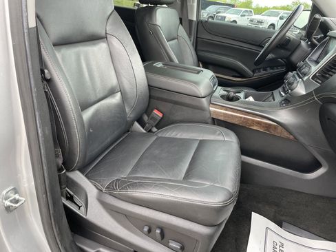 Used 2018 Chevrolet Suburban LT w/ Luxury Package image 29