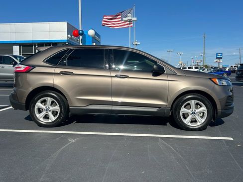 Used 2019 Ford Edge SE image 5