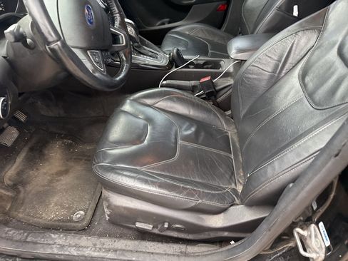 Used 2015 Ford Focus Titanium FWD image 12