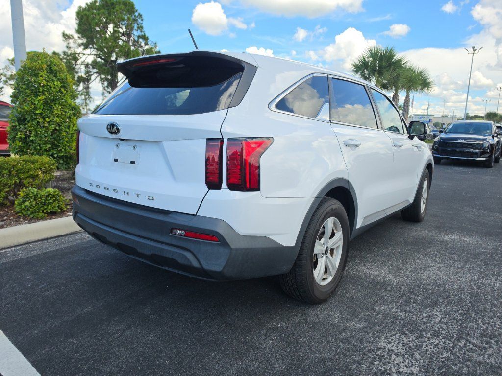 Used 2021 Kia Sorento LX FWD image 14