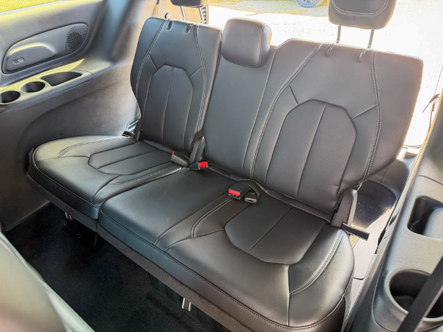 New 2026 Chrysler Pacifica Select AWD/4WD image 20