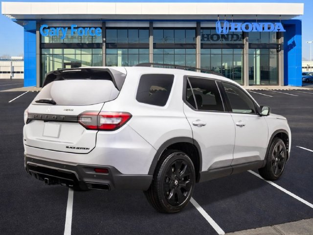 New 2026 Honda Pilot Black Edition image 5