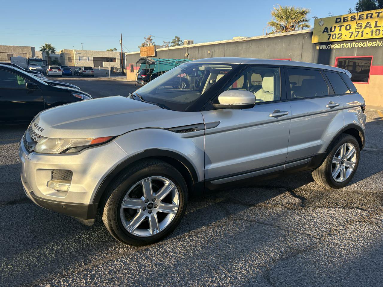 Used 2013 Land Rover Range Rover Evoque Pure Plus w/ Pure Plus Pkg AWD/4WD image 2