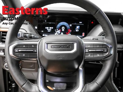 Used 2025 GMC Yukon XL Denali AWD/4WD image 10