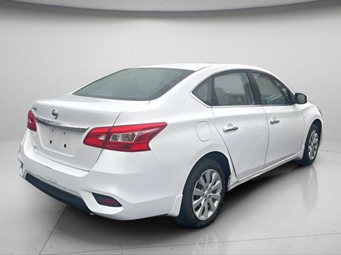 Used 2019 Nissan Sentra S image 3