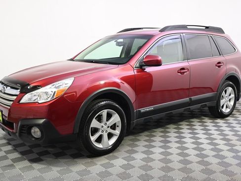 Used 2014 Subaru Outback 2.5i Premium image 2