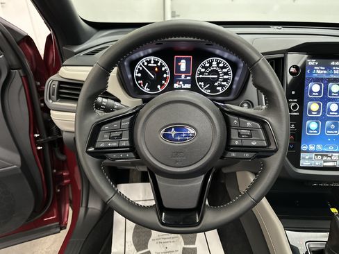Used 2025 Subaru Forester Premium AWD/4WD image 24