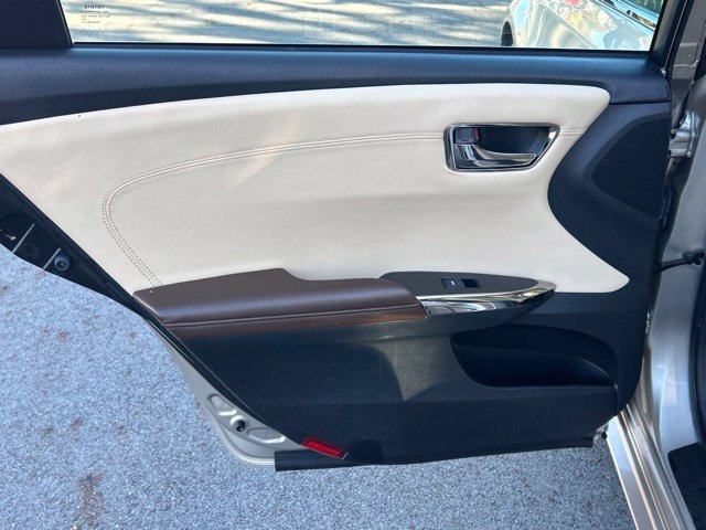 Used 2014 Toyota Avalon XLE Touring FWD image 29