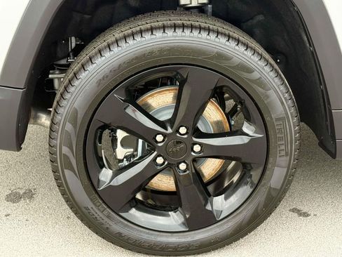 New 2025 Jeep Grand Cherokee L Limited w/ Luxury Tech Group II image 9