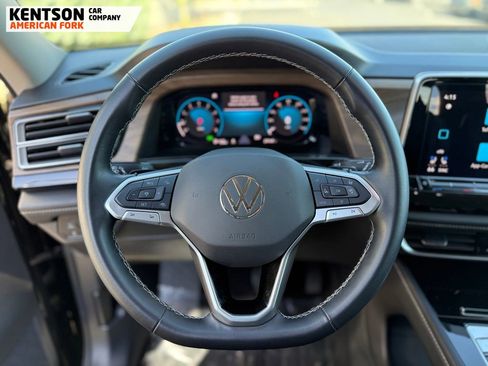 Used 2025 Volkswagen Atlas SE AWD/4WD image 18