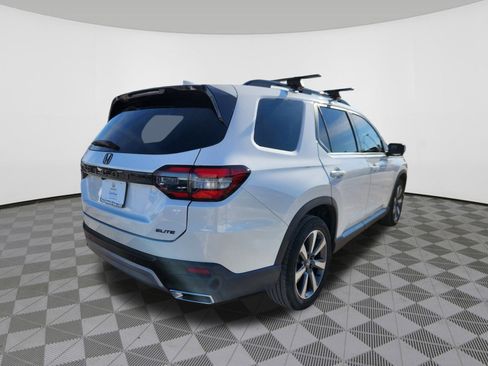 Used 2023 Honda Pilot Elite image 4