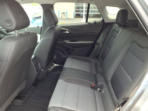 Used 2024 Chevrolet Trax LT FWD image 24