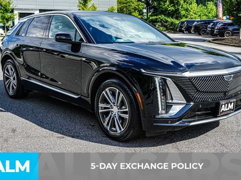 Used 2024 Cadillac Lyriq Luxury AWD/4WD image 3