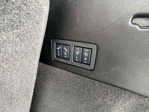 Used 2025 Cadillac XT6 Sport w/ Platinum Package image 24