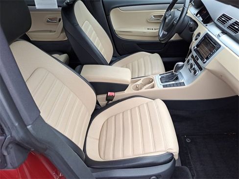 Used 2013 Volkswagen CC Sport image 25