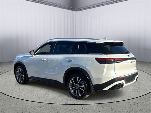 Certified 2023 INFINITI QX60 Luxe w/ Performance Audio Package image 7