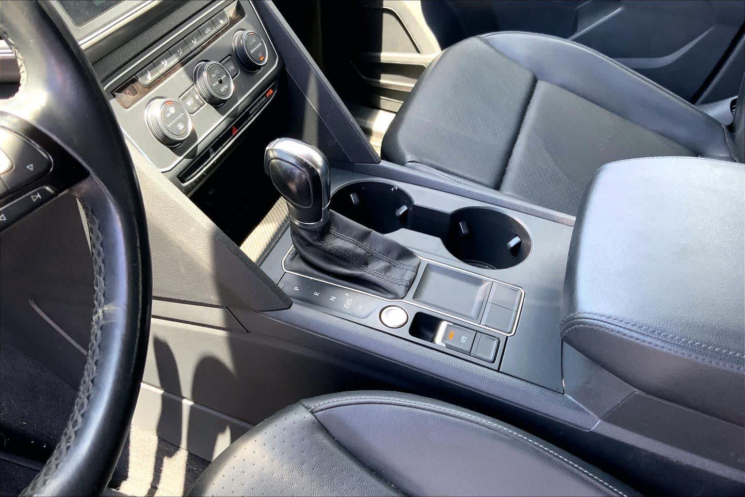 Used 2019 Volkswagen Atlas SE w/ Towing Package FWD image 16