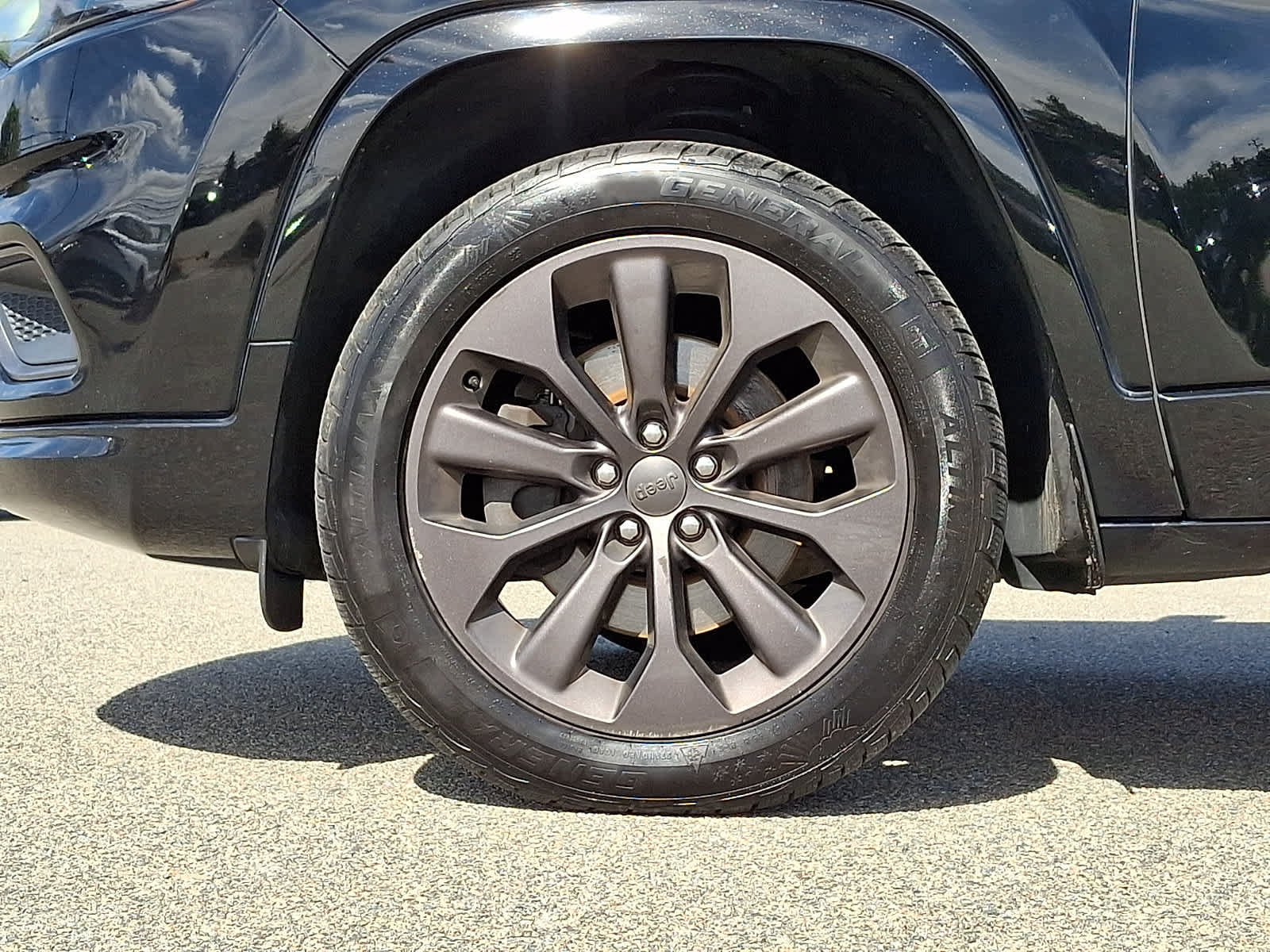 Used 2020 Jeep Cherokee High Altitude AWD/4WD image 9