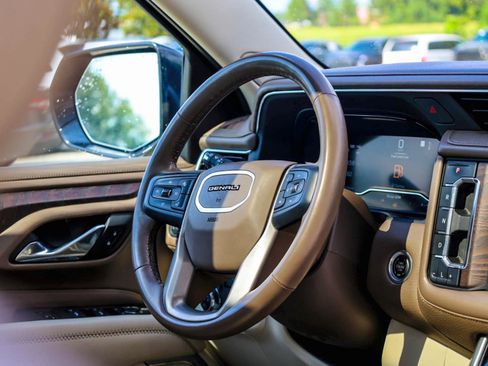 Used 2023 GMC Yukon Denali w/ Max Trailering Package AWD/4WD image 12
