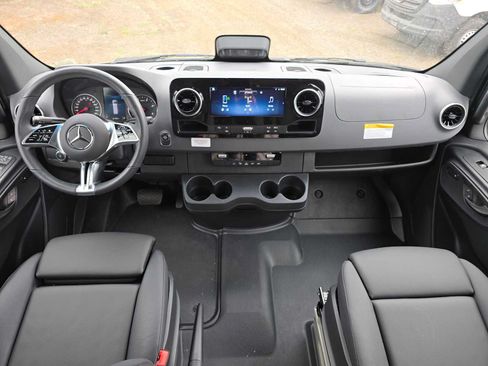 Used 2026 Mercedes-Benz Sprinter 2500 image 17