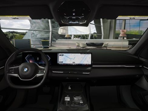 Used 2025 BMW 530i xDrive 530i xDrive w/ Premium Package image 10