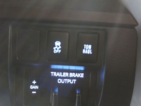 Used 2019 Toyota Tundra Limited RWD image 23