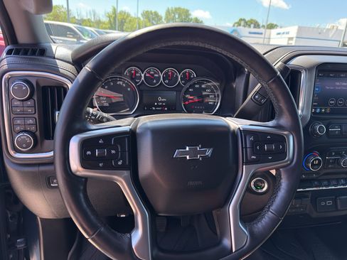 Used 2019 Chevrolet Silverado 1500 RST AWD/4WD image 17