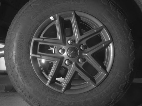 Used 2025 Jeep Wrangler Unlimited Sport AWD/4WD image 15