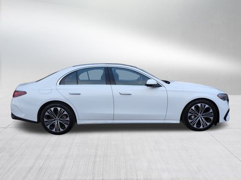 Used 2025 Mercedes-Benz E 350 4MATIC Sedan image 8