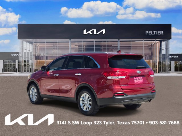 Used 2017 Kia Sorento FWD w/ LX Convenience Package image 4