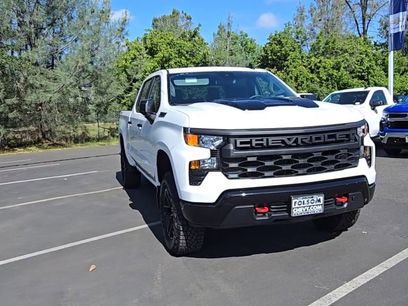 New 2026 Chevrolet Silverado 1500 Custom Trail Boss w/ LPO, Dark Essentials Package