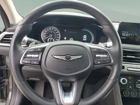 Used 2025 Genesis G70 2.5T image 17